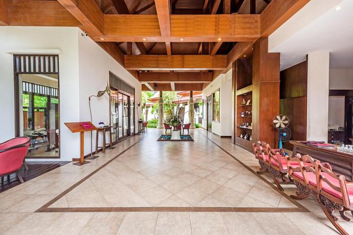 Imagen de los interiores del Hotel Duangjitt Resort, Phuket. Foto 11