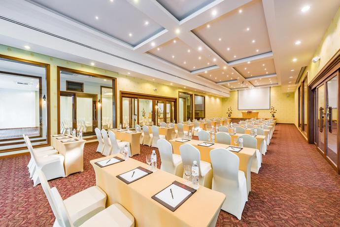 Imagen de los interiores del Hotel Duangjitt Resort, Phuket. Foto 12