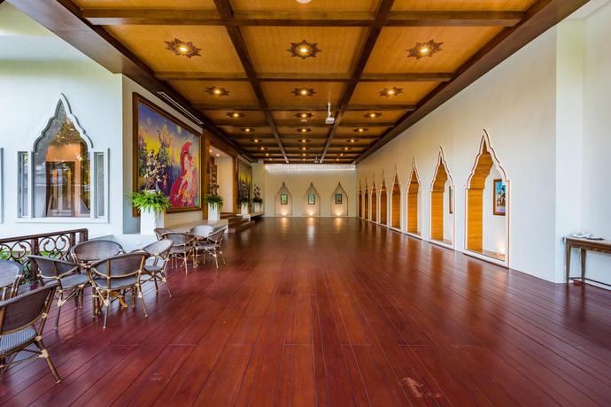 Imagen de los interiores del Hotel Duangjitt Resort, Phuket. Foto 13