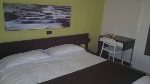 Imagen de la habitación del Hotel Duarte. Foto 13