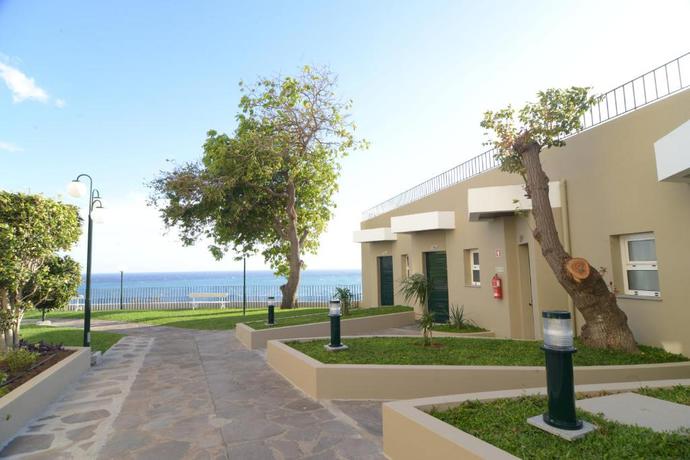 Imagen de los exteriores del Hotel Duas Torres. Foto 10