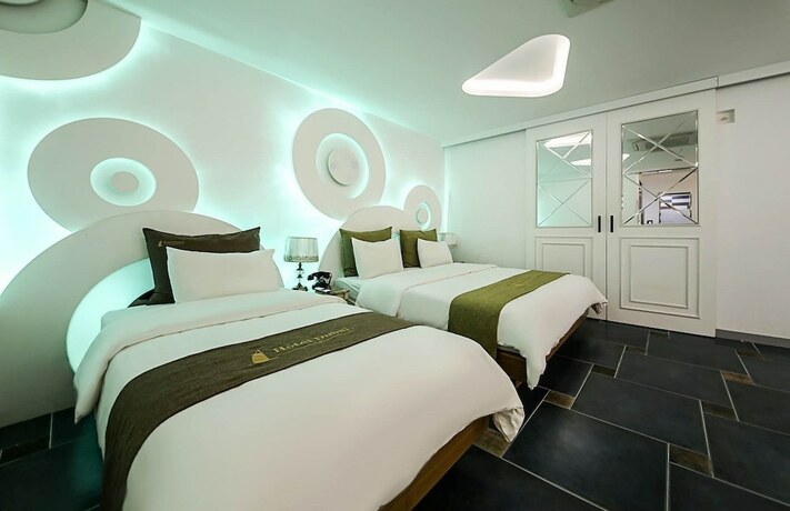 Imagen de la habitación del Hotel Dubai Hotel. Foto 2