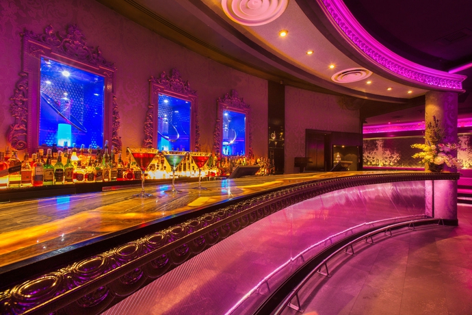 Imagen del bar/restaurante del Hotel Dubai Marine Beach Resort and Spa. Foto 7