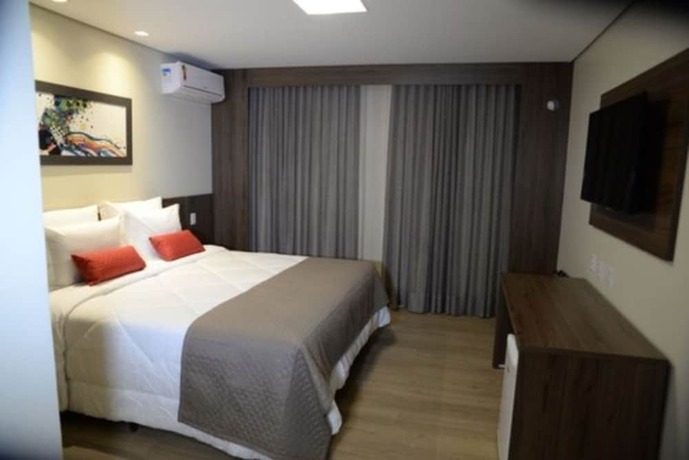 Imagen de la habitación del Hotel Dubai Su&iacute;tes. Foto 18