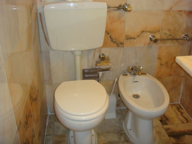 Imagen de la habitación del Hotel Dublin. Foto 10