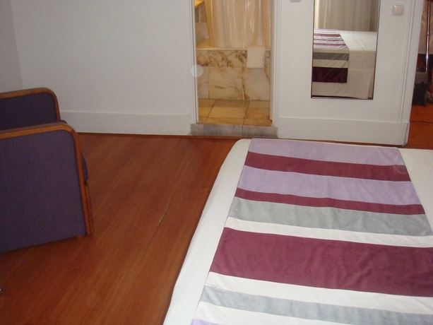 Imagen de la habitación del Hotel Dublin. Foto 14