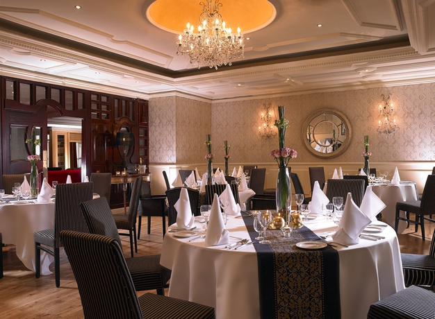 Imagen del bar/restaurante del Hotel Dublin Skylon. Foto 2