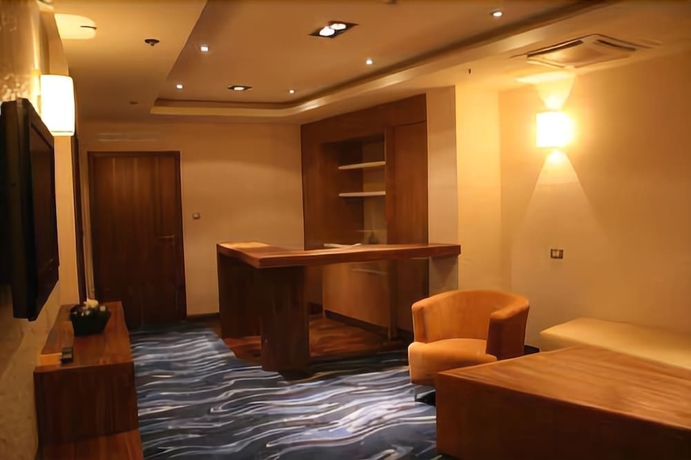 Imagen de la habitación del Hotel Dubrovnik, Zenica. Foto 17