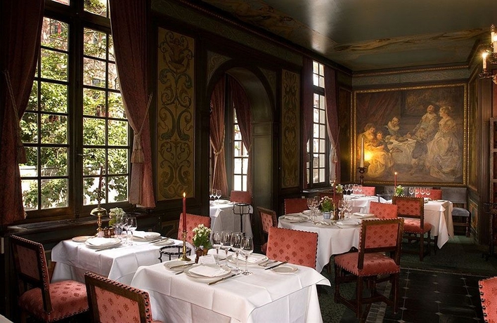 Imagen del bar/restaurante del Hotel Duc De Bourgogne. Foto 3