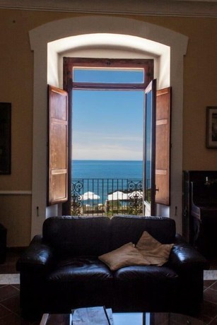 Imagen de la habitación del Hotel Ducale, Diamante. Foto 7