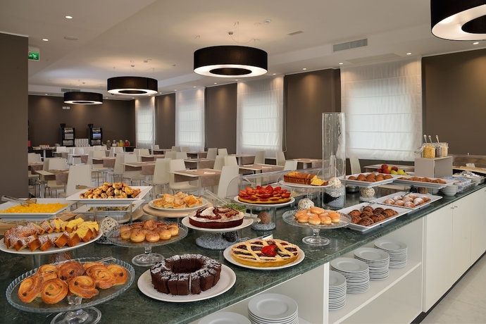 Imagen del bar/restaurante del Hotel Ducale, Rimini. Foto 4