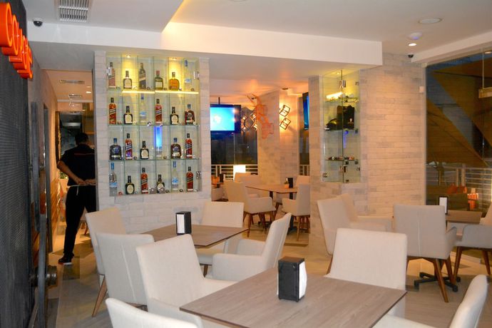 Imagen de los interiores del Hotel Ducassi Suites Rooftop Pool Beach Club and Spa. Foto 20