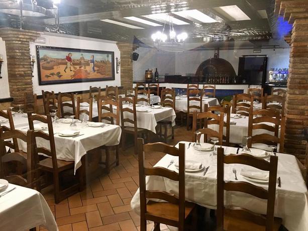 Imagen del bar/restaurante del Hotel Ducay. Foto 2