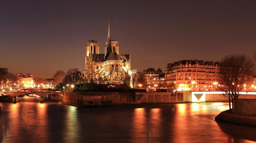 Imagen de los exteriores del Hotel Ducs De Bourgogne. Foto 9