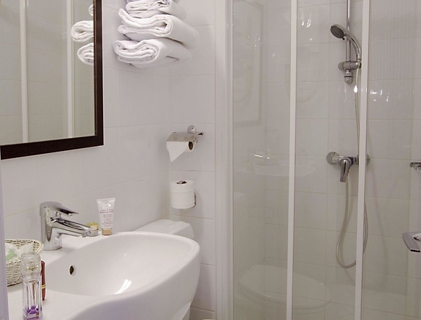 Imagen de la habitación del Hotel Ducs De Bourgogne. Foto 6