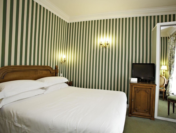 Imagen de la habitación del Hotel Ducs De Bourgogne. Foto 7