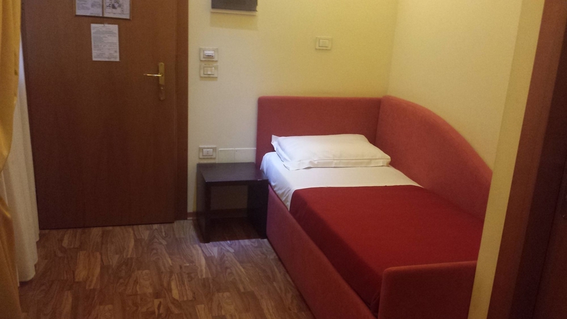 Imagen de la habitación del Hotel Due Colonne, CAGLIARI. Foto 8