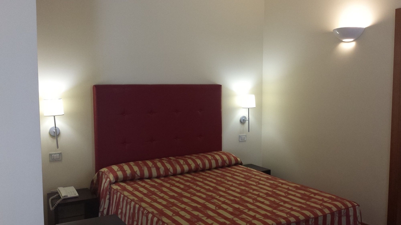 Imagen de la habitación del Hotel Due Colonne, CAGLIARI. Foto 9