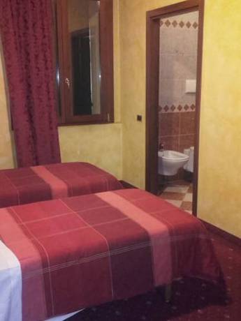 Imagen de la habitación del Hotel Due Colonne, San Bonifacio. Foto 11