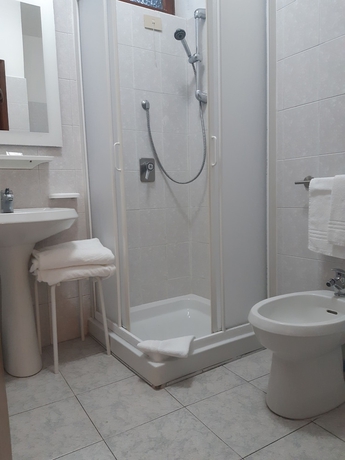 Imagen de la habitación del Hotel Due Gemelli. Foto 16