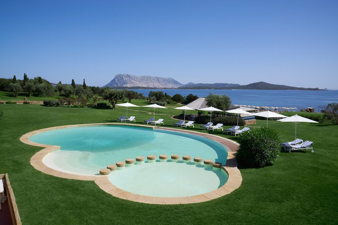 Imagen de la piscina del Hotel Due Lune Puntaldia Resort and Golf. Foto 16