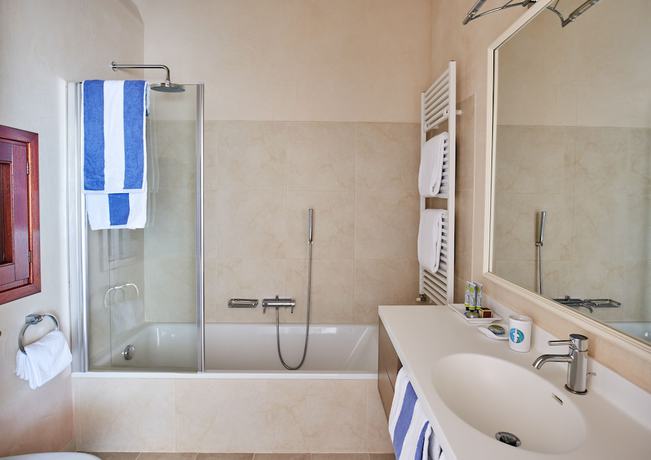 Imagen de la habitación del Hotel Due Lune Puntaldia Resort and Golf. Foto 6