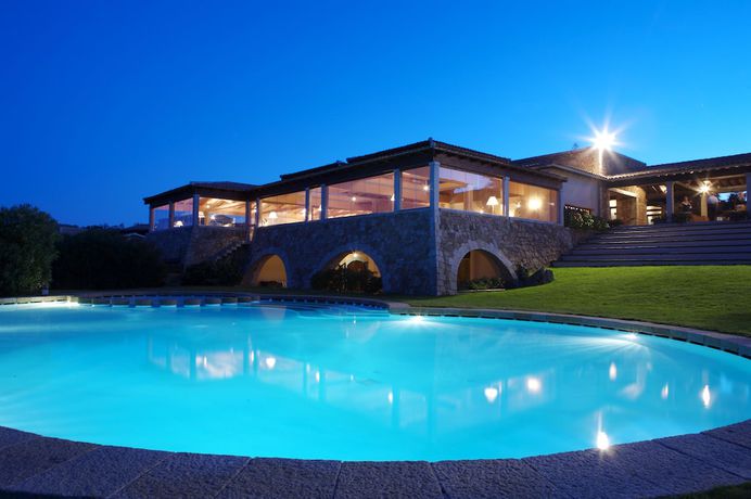 Imagen de la piscina del Hotel Due Lune Puntaldia Resort and Golf. Foto 18