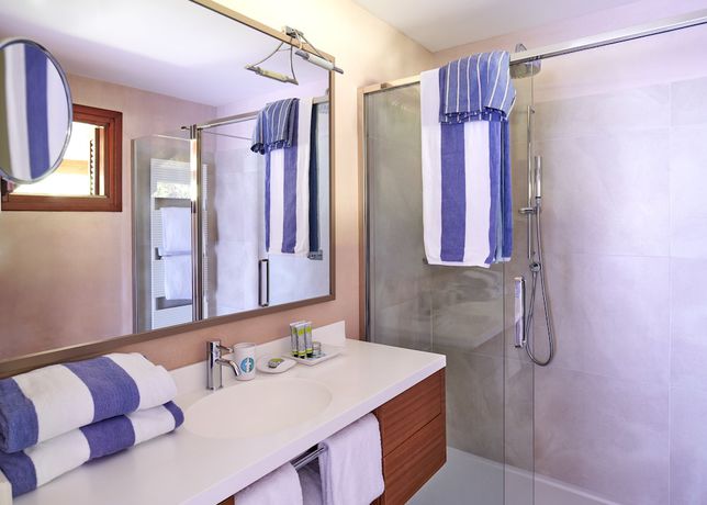 Imagen de la habitación del Hotel Due Lune Puntaldia Resort and Golf. Foto 9