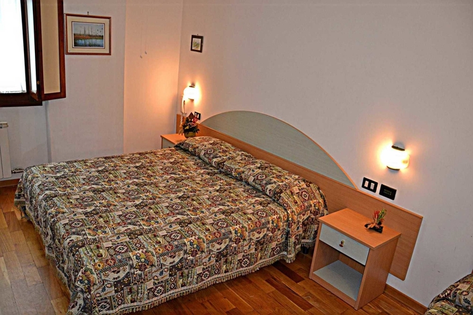 Imagen de la habitación del Hotel Due Monti. Foto 3