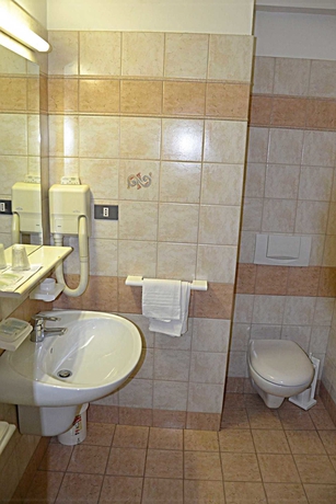 Imagen de la habitación del Hotel Due Monti. Foto 10