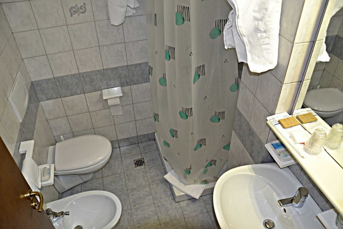 Imagen de la habitación del Hotel Due Monti. Foto 11