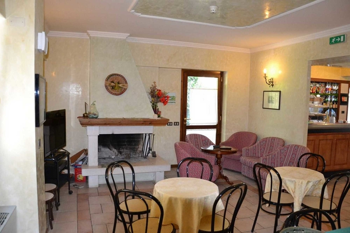 Imagen de los interiores del Hotel Due Monti. Foto 14
