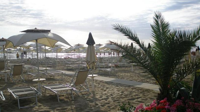Imagen de los exteriores del Hotel Due Palme, Pesaro. Foto 15