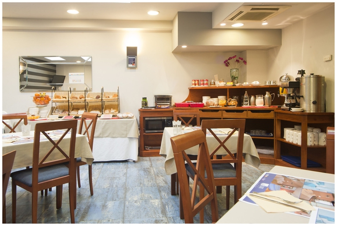 Imagen del bar/restaurante del Hotel Duerming Longoria Plaza. Foto 4