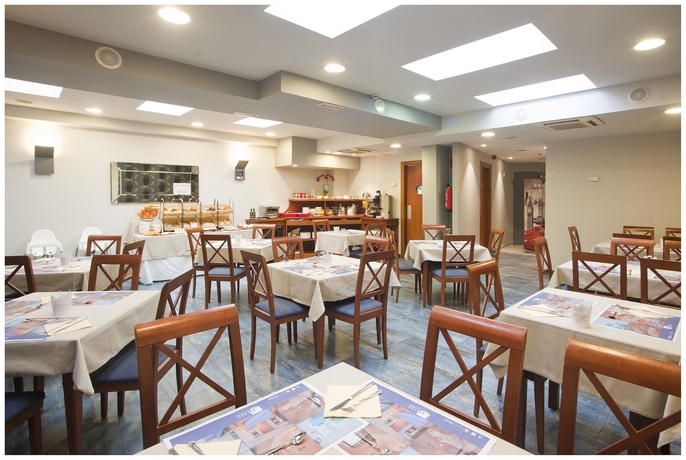 Imagen del bar/restaurante del Hotel Duerming Longoria Plaza. Foto 6