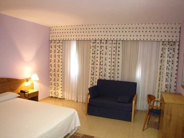 Imagen de la habitación del Hotel Duerming Montalvo Playa. Foto 7