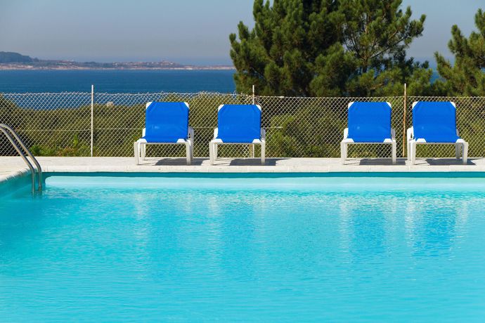 Imagen de la piscina del Hotel Duerming San Vicente. Foto 8