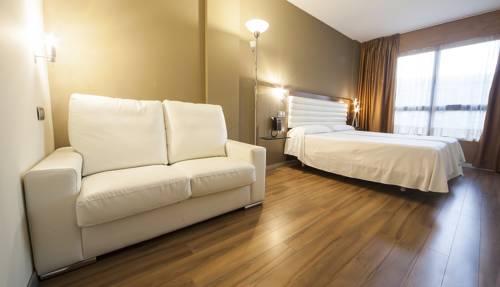 Imagen de la habitación del Hotel Duero. Foto 11