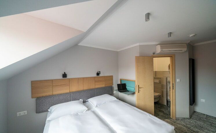 Imagen de la habitación del Hotel Duett. Foto 19