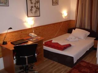Imagen de la habitación del Hotel Duga. Foto 7