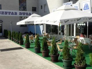 Imagen de los exteriores del Hotel Duga. Foto 20