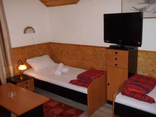 Imagen de la habitación del Hotel Duga. Foto 19
