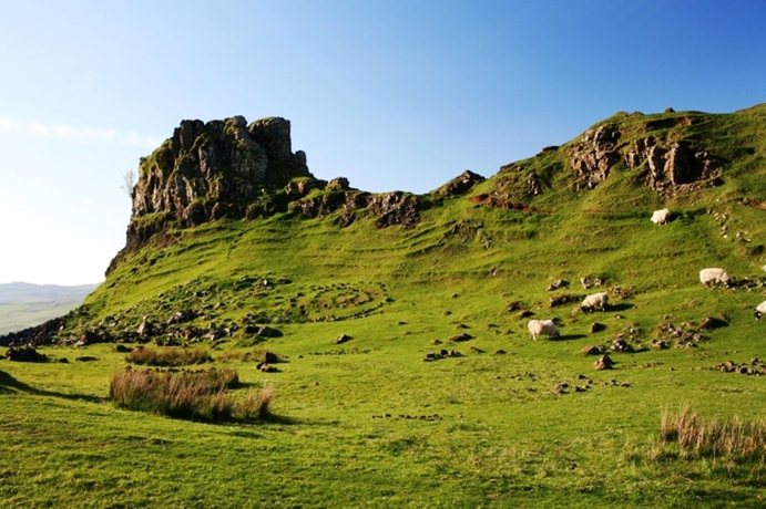 Imagen de los exteriores del Hotel Duisdale House. Foto 11