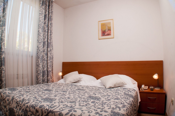 Imagen de la habitación del Hotel Dujam. Foto 9