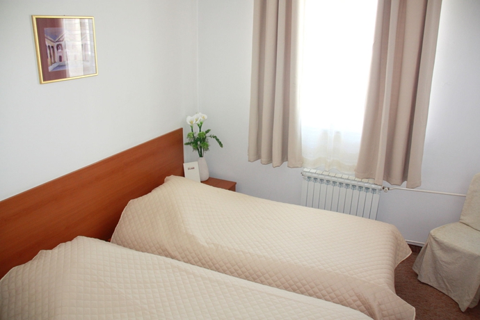 Imagen de la habitación del Hotel Dujam. Foto 10