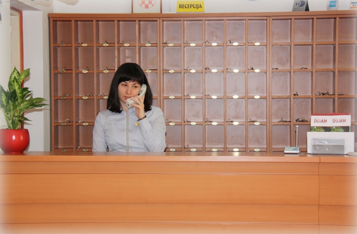 Imagen de los interiores del Hotel Dujam. Foto 15