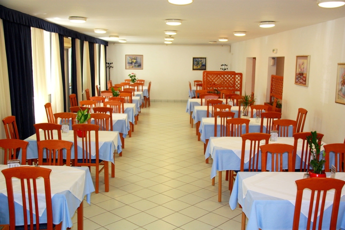 Imagen del bar/restaurante del Hotel Dujam, Split. Foto 6