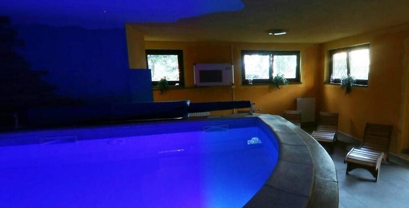 Imagen de la piscina del Hotel Dujany. Foto 12