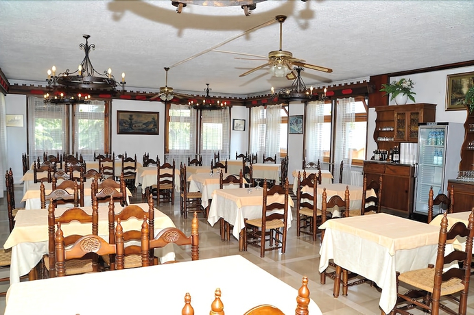 Imagen del bar/restaurante del Hotel Dujany. Foto 6