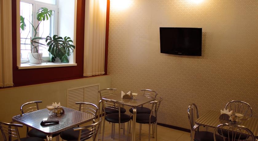 Imagen del bar/restaurante del Hotel Dukat Hotel On Ibragimova. Foto 4